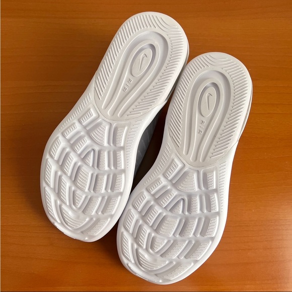 Women’s Nike Air Max Axis in Pure Platinum/Red Crush - Picture 15 of 16